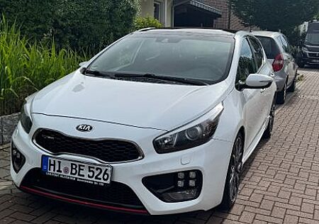 Kia Cee'd Ceed 1.6 T-GDI GT-Track Panoramadach 204PS