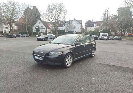 Volvo V50 2.4 -