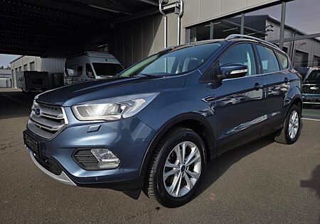 Ford Kuga EcoBoost 1.5 beh. WSS & Lenkrad NAV PDC v&h