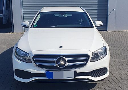 Mercedes-Benz E 220 d T Autom. - ARKTIK WEIß