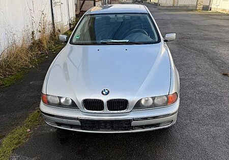 BMW 520i