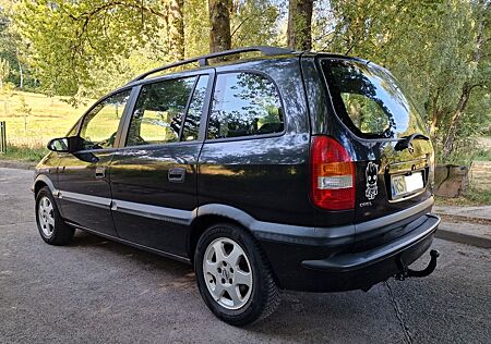 Opel Zafira 1.6 -
