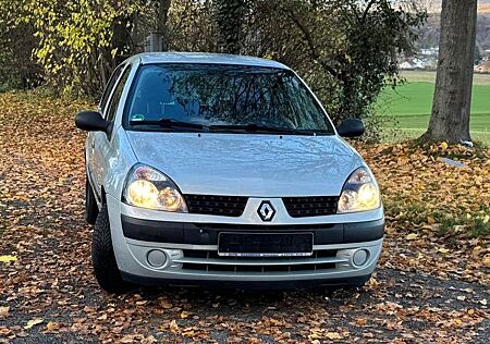 Renault Clio Authentique 1.2 16V