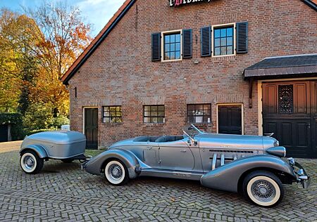Chevrolet Impala Auburn Speedster/Unikat mit einmaligem Anhänger