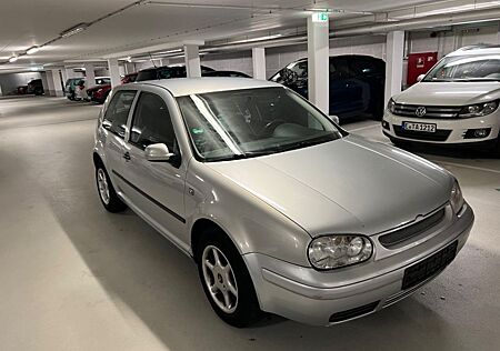 VW Golf Volkswagen 1.6 Auto Comfortline Tüv Neu