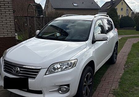 Toyota RAV 4 2,0-l-Valvematic 4x2 Life 6-Gang PDC RKam