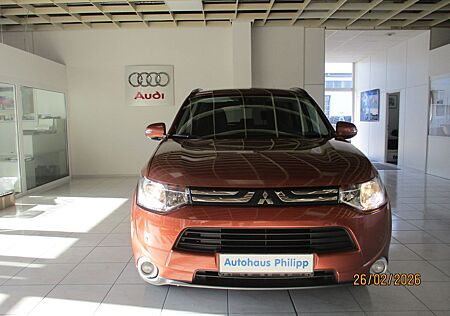 Mitsubishi Outlander 2,0 Invite / erst 59290 km PDC