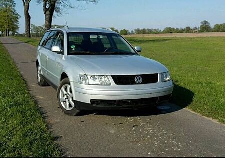 VW Passat Variant Volkswagen 1.9TDI 85kW Comfortline Varia...