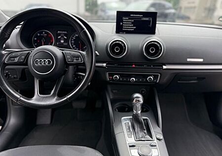 Audi A3 1.6 TDI S tronic -