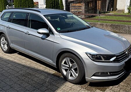 VW Passat Variant Volkswagen 2.0 TDI SCR DSG Comfortline V...