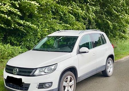 VW Tiguan Volkswagen 2.0 TSI DSG 4MOTION Sport & Style Spo...
