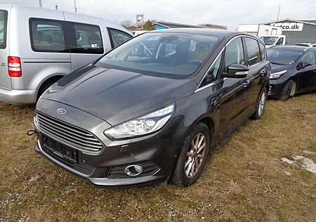 Ford S-Max Titanium
