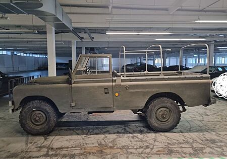 Land Rover Serie III 109 Ex MOD NL Allrad Linkslenker