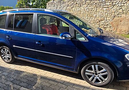 VW Touran Volkswagen 2.0 TDI 125 kW DPF Highline Highline