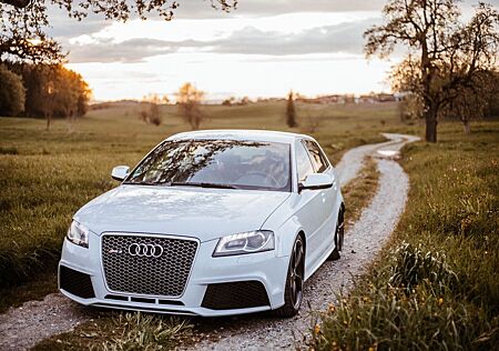 Audi RS3 Suzukagrau
