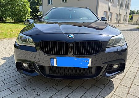 BMW 530d xDrive Touring A Luxury Line Luxury Line