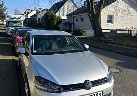 VW Golf Volkswagen 1.6 TDI BMT LIM. (Standheizung)