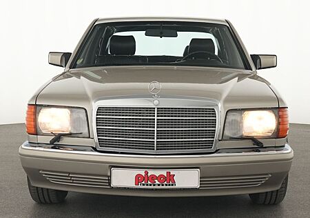 Mercedes-Benz 560 SEL