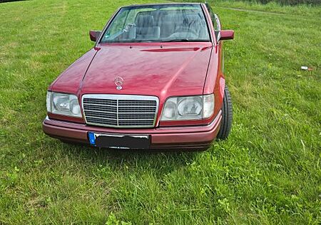 Mercedes-Benz 220