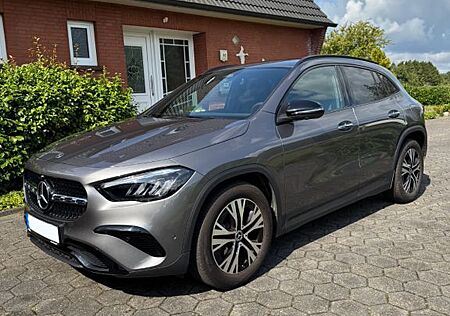 Mercedes-Benz GLA 180 Edition-Progressive./ACC./Navi/AHK/Ka