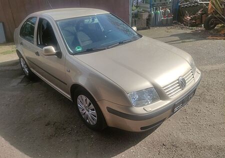 VW Bora Volkswagen 1.6 Edition Tüv 04/2025