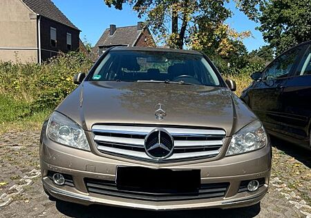 Mercedes-Benz 220