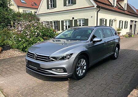 VW Passat Variant Volkswagen Business,AHK,ACC,Parklenk,Navi,