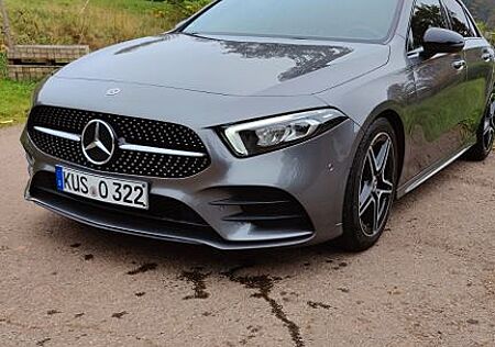 Mercedes-Benz A 250 AMG DCT Night*Pano*LED*MBUX*Navi*SHZ