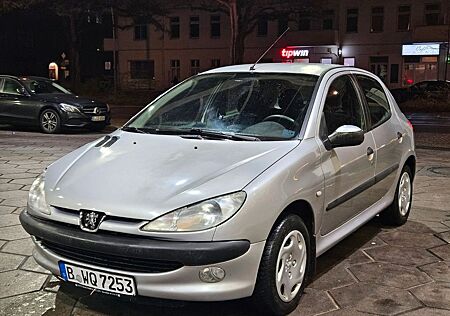 Peugeot 206 1.4 Automatik 2. Hand - Klima Inspektion Neu