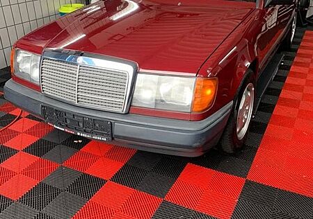 Mercedes-Benz E 230