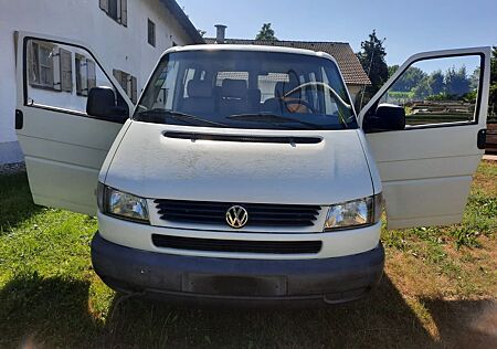 VW T4 Caravelle Volkswagen 2,5-l-Diesel TDI 65kW Standard