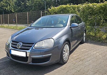 VW Jetta Volkswagen 1.6 FSI Comfortline