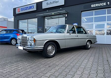 Mercedes-Benz 300 300SEL 6.3 V8