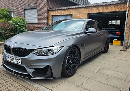 BMW M4 Coupe Competition Performance Paket H&K Folie