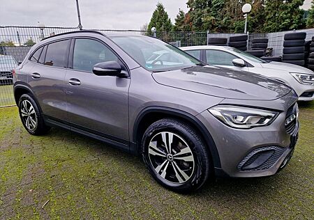 Mercedes-Benz GLA 200 GLA 200d 8G-DCT Progressive LED Kamera