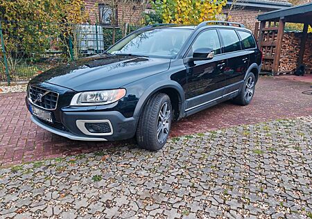 Volvo XC 70 XC70 T6 AWD Geartronic Momentum Arztauto