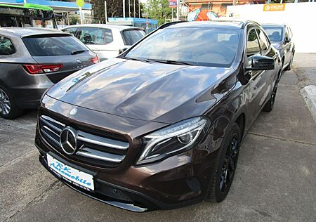Mercedes-Benz GLA 250 4Matic Score Panoramadach Xenon