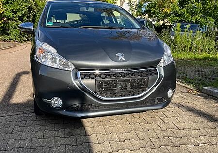 Peugeot 208 Style Top Zustand neuer Kundendienst