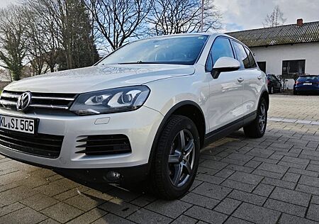 VW Touareg Volkswagen 3.0 V6/Standheiz./Panoramadach/ 2. Hand