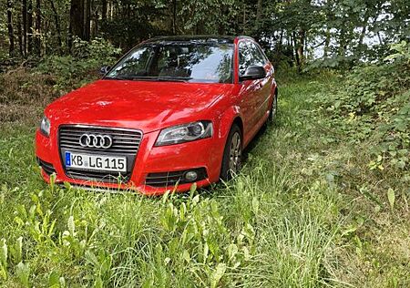 Audi A3 1.4Sportback Panoramadach + SLine Ausstattung