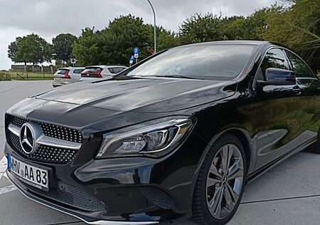 Mercedes-Benz CLA 180 -