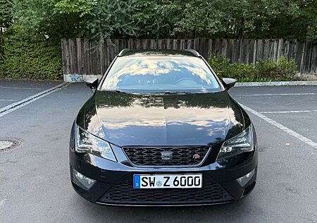 Seat Leon ST 2.0 TDI 110kW FR + Winterreifen