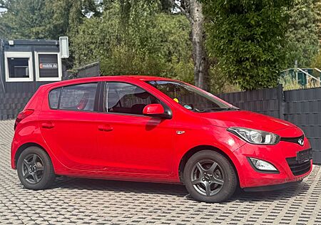 Hyundai i20 5 Star Edition*KLIMA*TÜV*SERVICE*MFL*AUX*USB