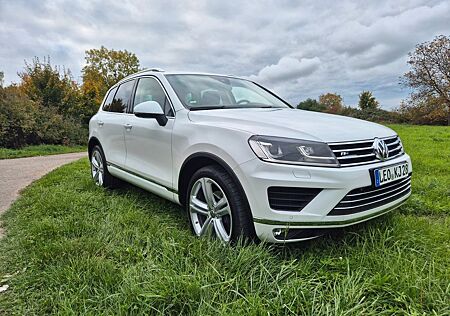 VW Touareg Volkswagen R-Line V6 TDI Terrain Tech Reduziert