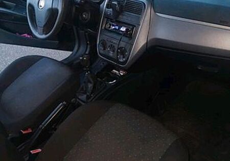 Fiat Punto TÜV NEU 2027
