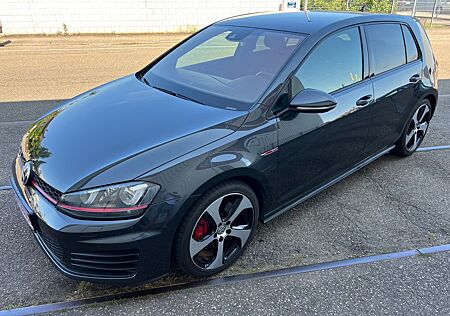 VW Golf Volkswagen VII Lim. GTI Performance BMT