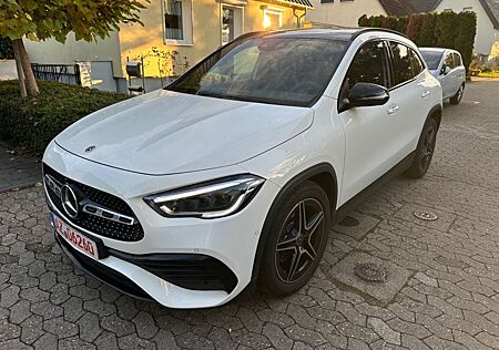 Mercedes-Benz GLA 200 AMG 200 d AMG PANORAMA NIGHT PAKET