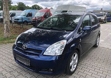 Toyota Corolla Verso 2.2 D-CAT Executive 7 Sitzer