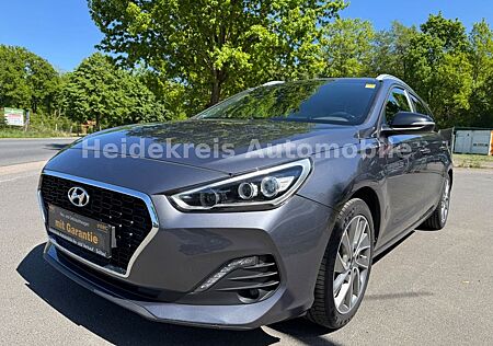 Hyundai i30 cw Passion + 1.4 TGDI, Kamera, Navi