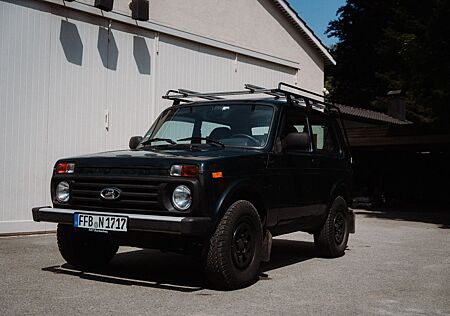 Lada Niva 4x4 Camper